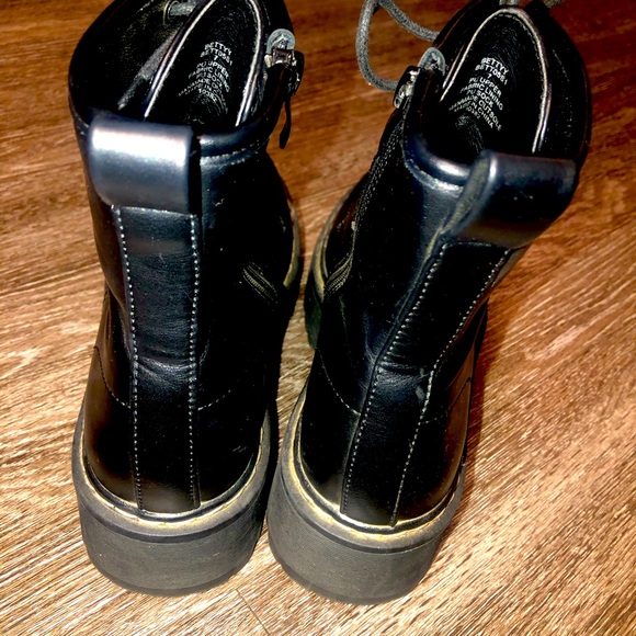 Steve Madden “Betty” style combat boots. - Picture 3 of 9